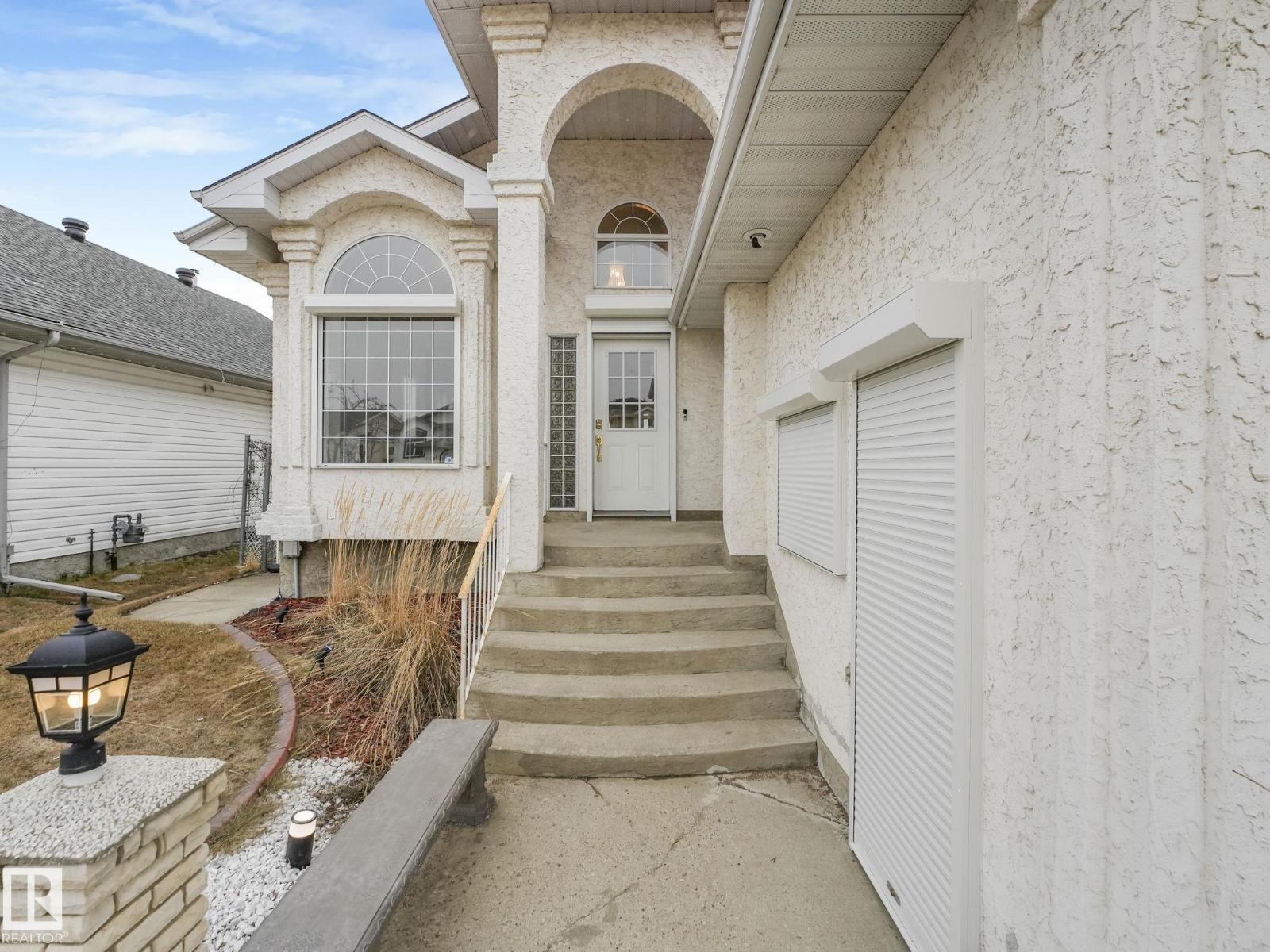 376 Hollick Kenyon Rd Nw, Edmonton, Alberta  T5Y 2T7 - Photo 5 - E4493865