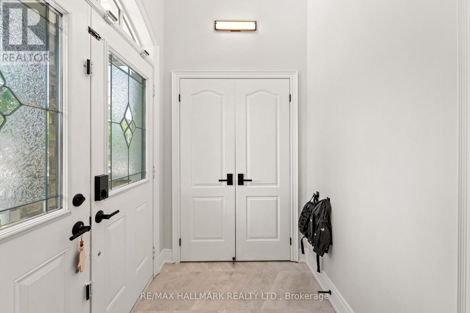 42 Yarden Drive, Vaughan, Ontario  L6A 0W5 - Photo 5 - N13449134