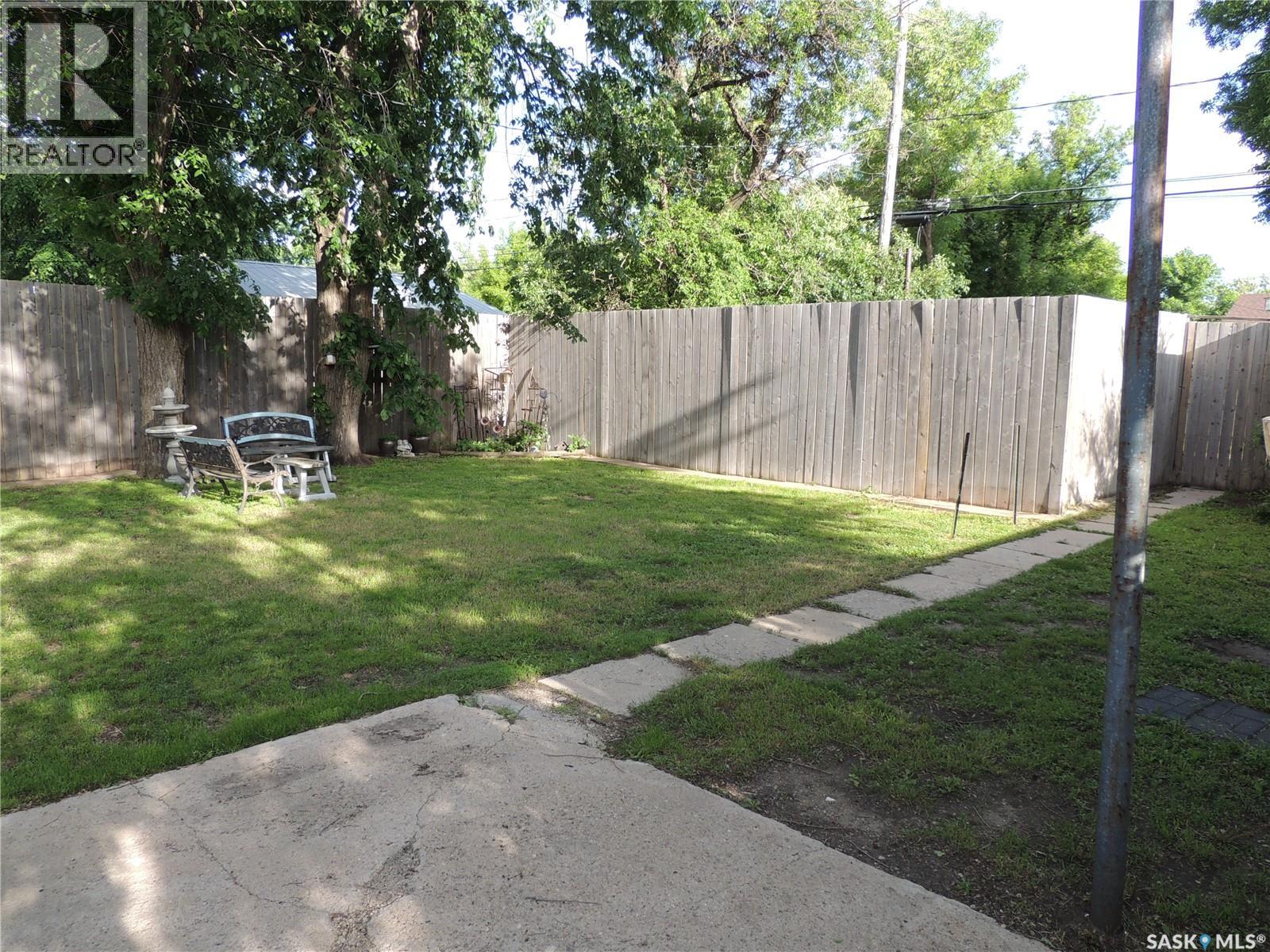 826 Albert Street, Estevan, Saskatchewan  S4A 1S1 - Photo 2 - SK039428