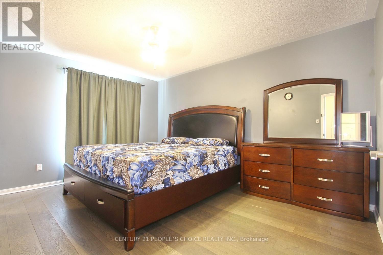 111 Dunlop Court, Brampton, Ontario  L6X 5A6 - Photo 11 - W13449148