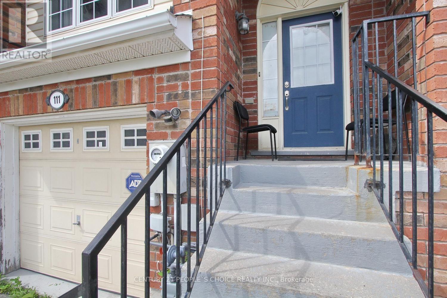 111 Dunlop Court, Brampton, Ontario  L6X 5A6 - Photo 3 - W13449148