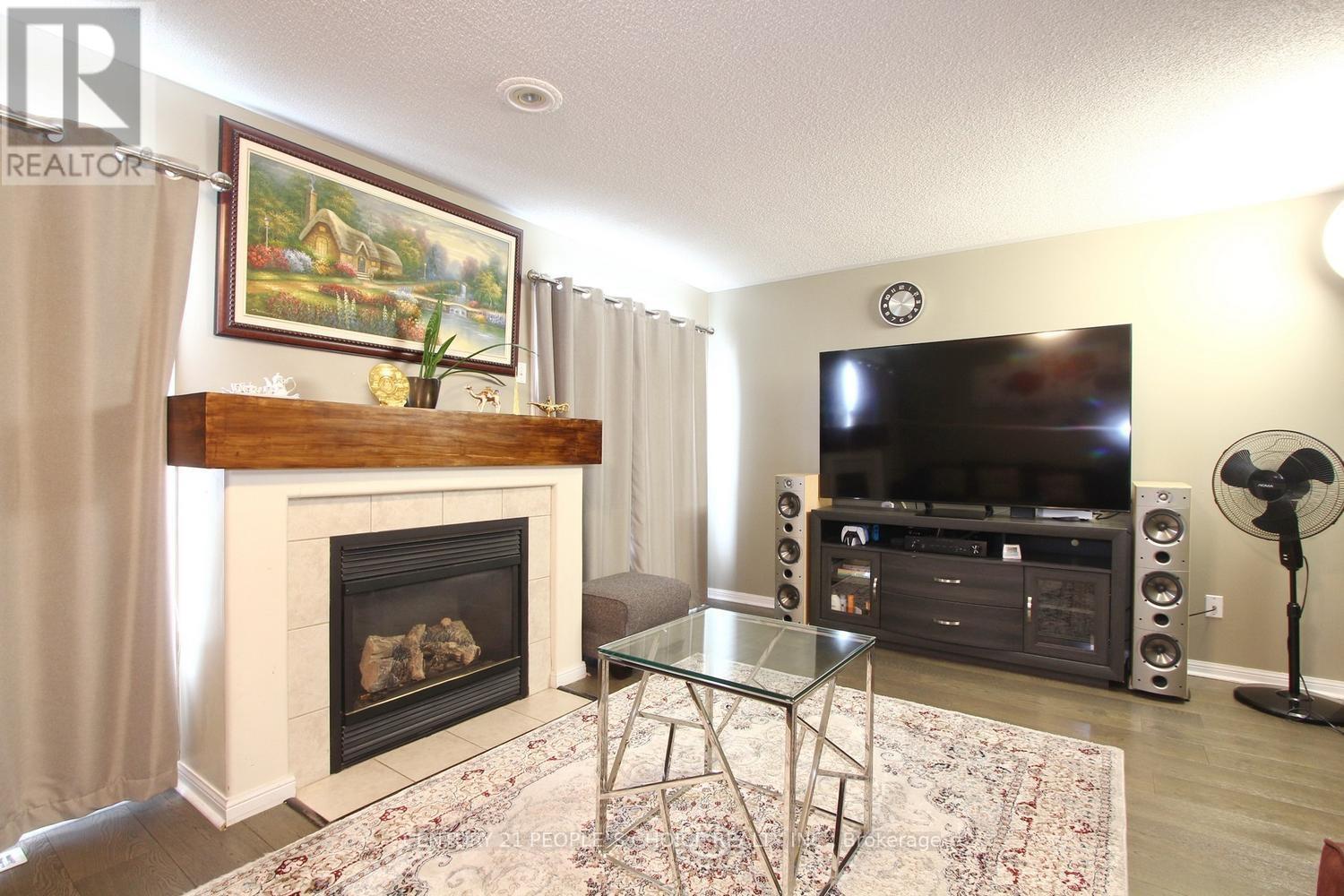 111 Dunlop Court, Brampton, Ontario  L6X 5A6 - Photo 5 - W13449148