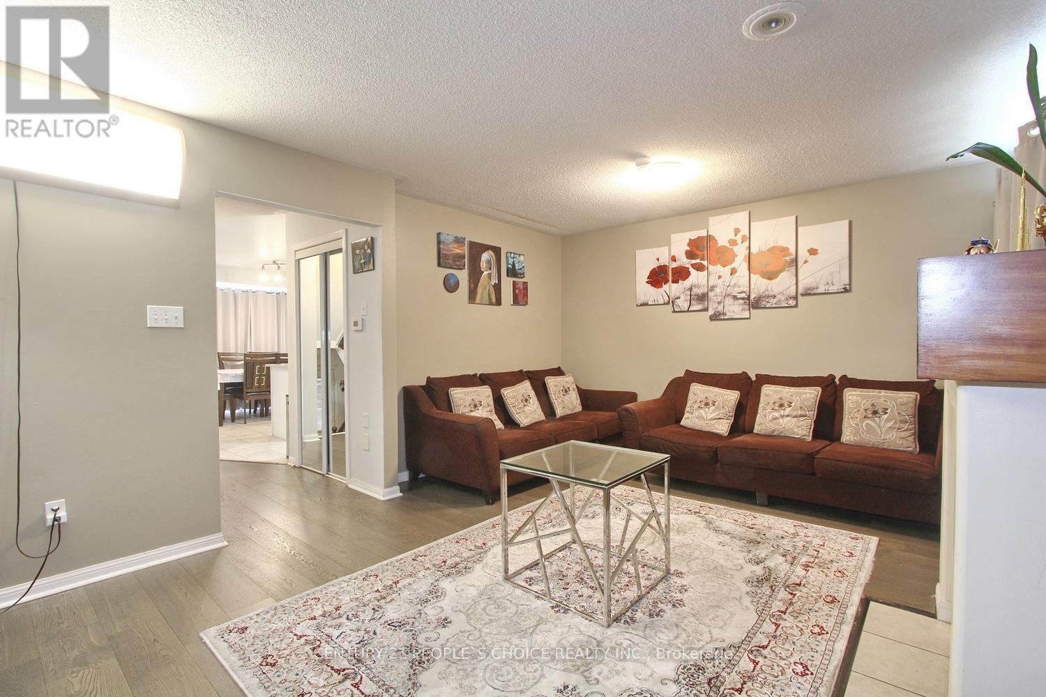 111 Dunlop Court, Brampton, Ontario  L6X 5A6 - Photo 6 - W13449148