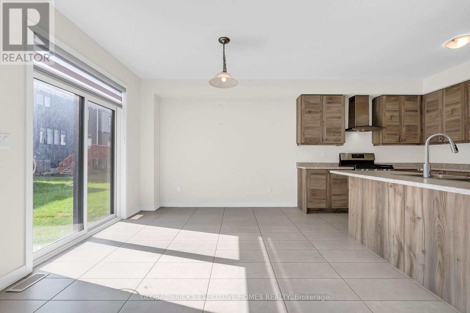 170 Lilac Circle, Haldimand, Ontario N3W 0H5 - Photo 13 - X13449182