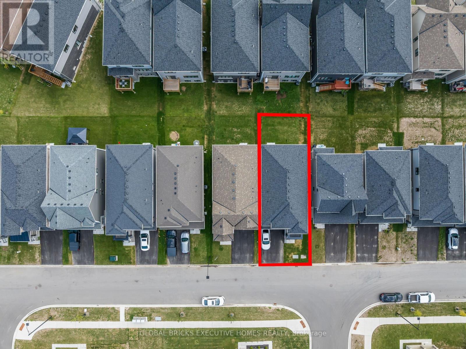 170 Lilac Circle, Haldimand, Ontario N3W 0H5 - Photo 2 - X13449182