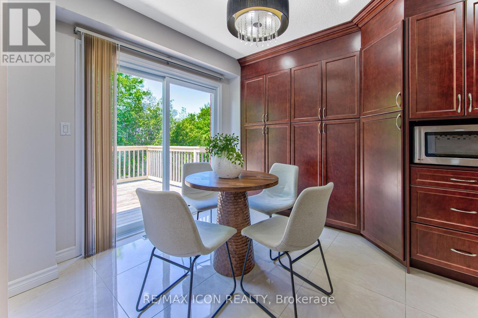 223 Buttercup Court, Waterloo, Ontario  N2V 2W8 - Photo 12 - X13449038