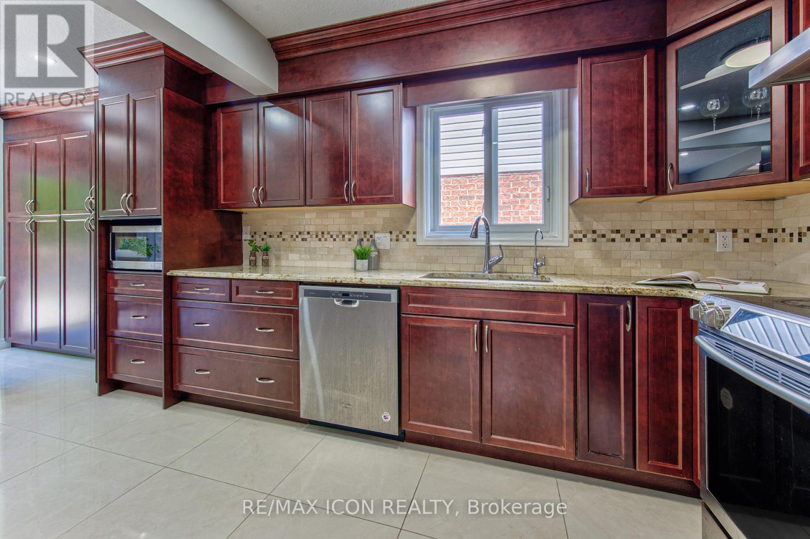 223 Buttercup Court, Waterloo, Ontario  N2V 2W8 - Photo 14 - X13449038