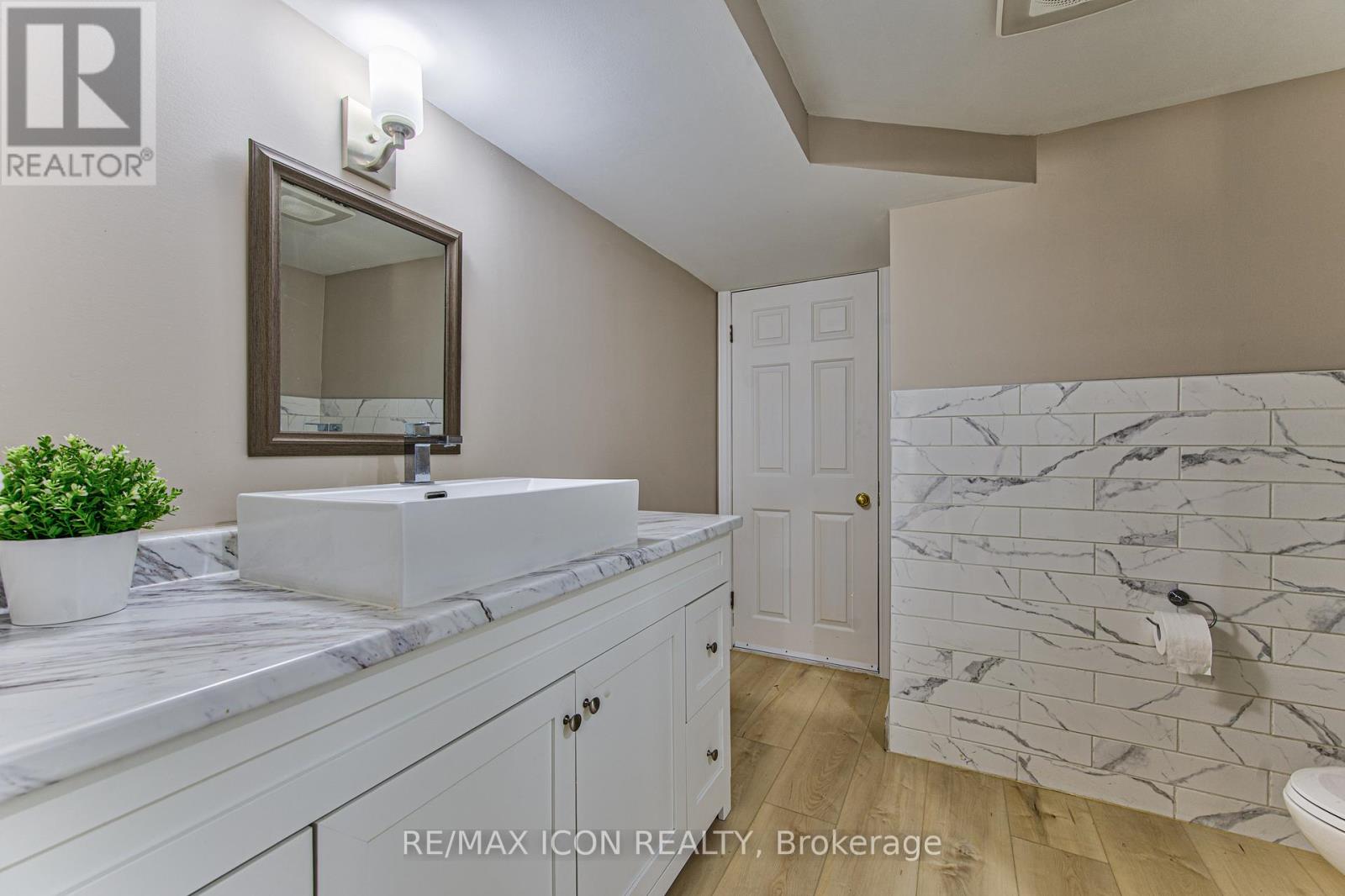 223 Buttercup Court, Waterloo, Ontario  N2V 2W8 - Photo 36 - X13449038