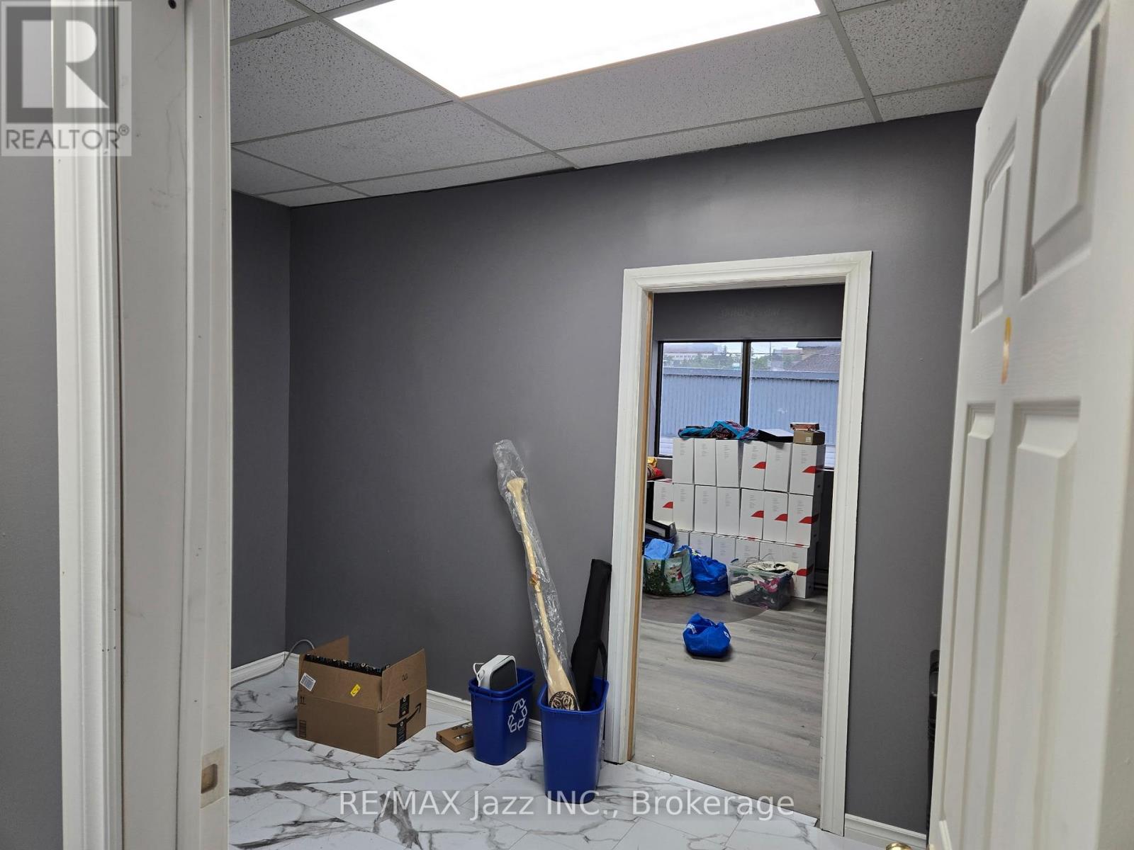 204b - 111 Simcoe Street N, Oshawa, Ontario  L1G 4S4 - Photo 5 - E13449236
