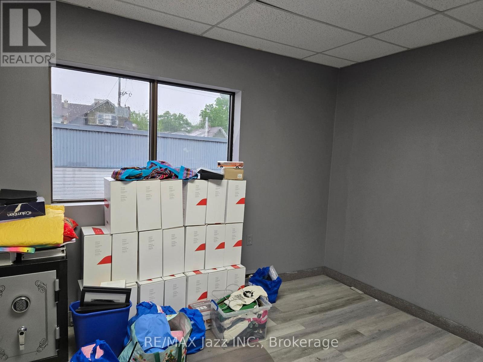 204b - 111 Simcoe Street N, Oshawa, Ontario  L1G 4S4 - Photo 6 - E13449236