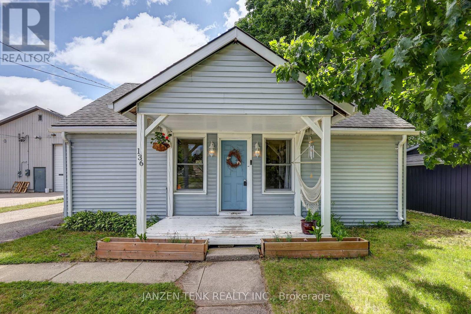 136 King Street, Tillsonburg, Ontario  N4G 3G1 - Photo 2 - X13449212