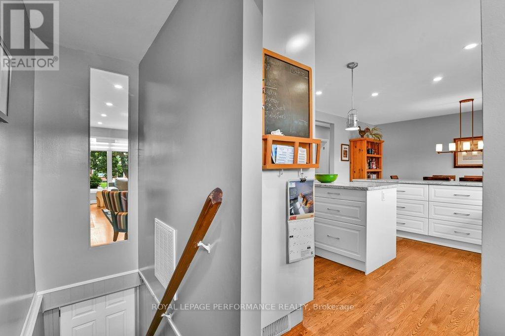 943 Arkell Street, Ottawa, Ontario  K2B 5R2 - Photo 17 - X13449194