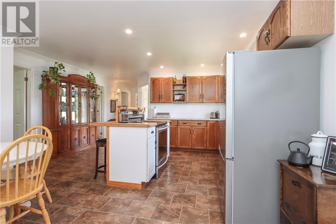 500 Carriere Street, Azilda, Ontario  P0M 1B0 - Photo 4 - 2128577