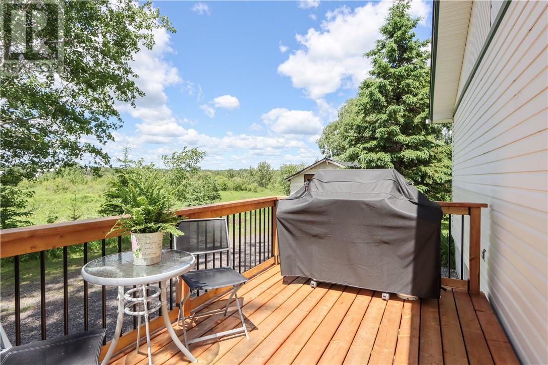 500 Carriere Street, Azilda, Ontario  P0M 1B0 - Photo 2 - 2128577
