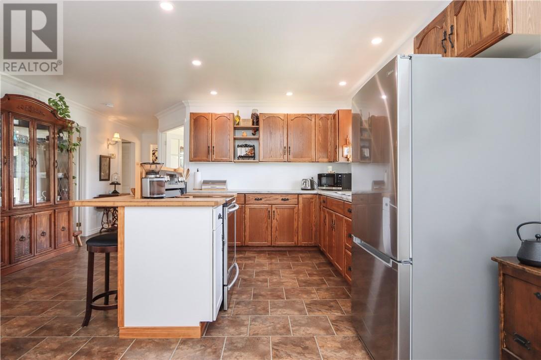 500 Carriere Street, Azilda, Ontario  P0M 1B0 - Photo 5 - 2128577