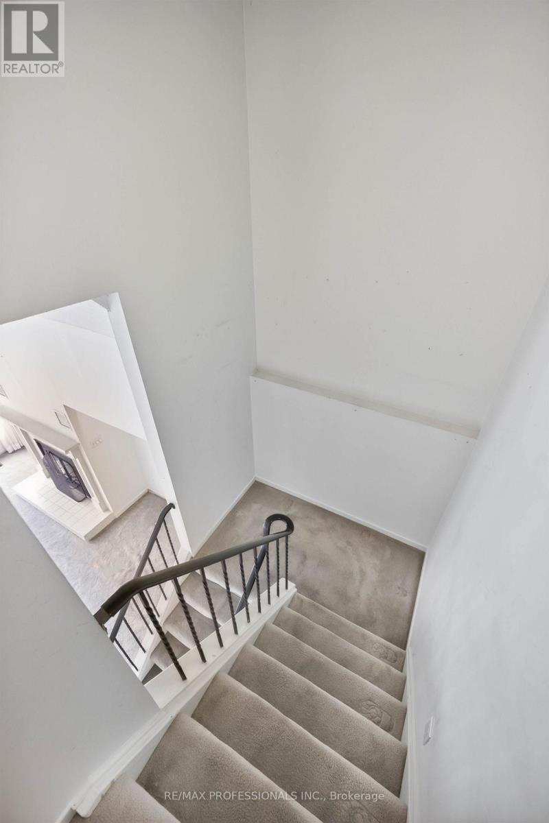 4 Bigham Crescent, Toronto, Ontario  M9C 5C6 - Photo 14 - W13443216