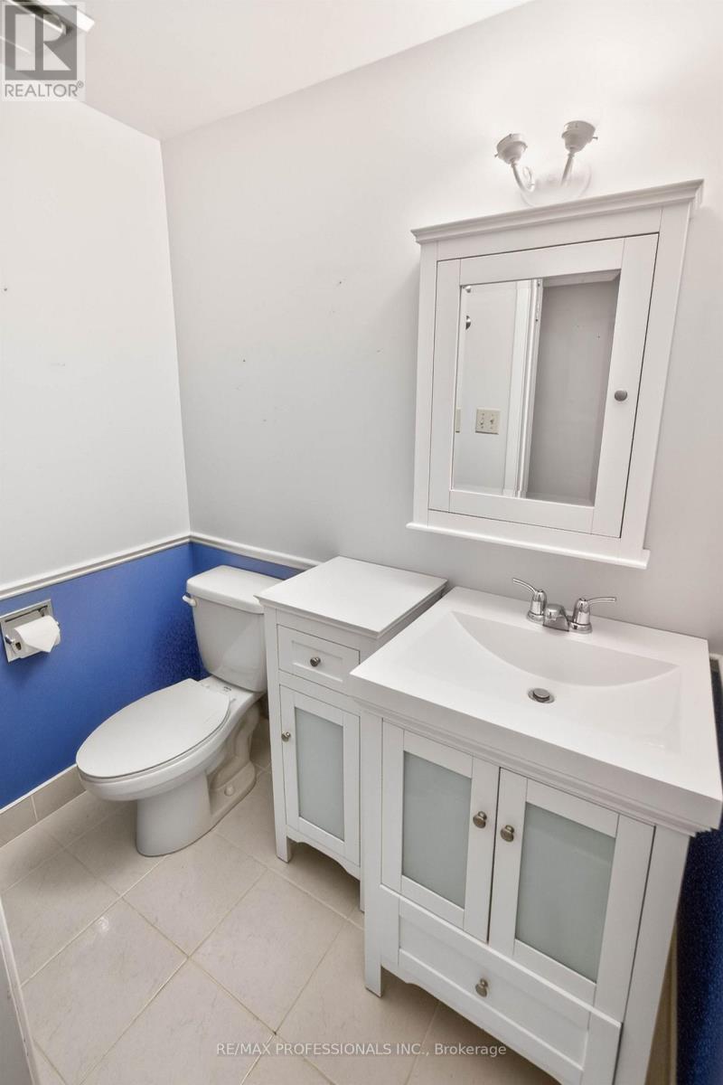 4 Bigham Crescent, Toronto, Ontario  M9C 5C6 - Photo 17 - W13443216