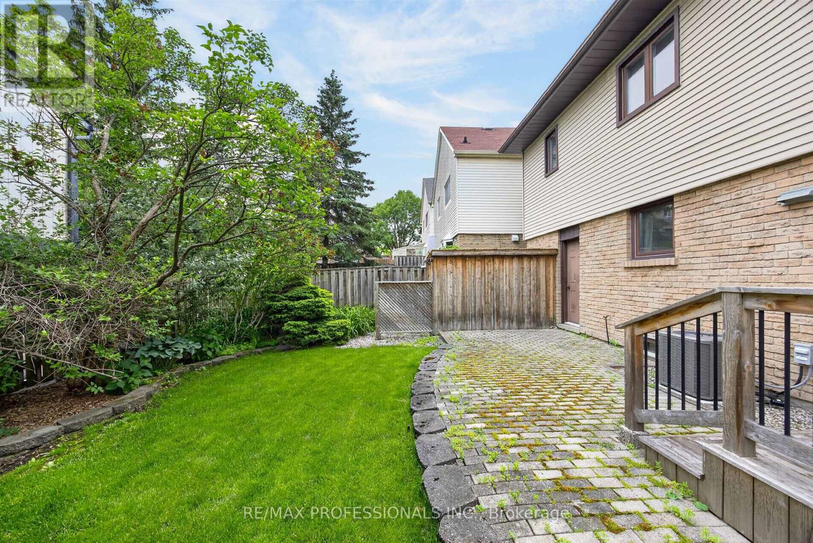 4 Bigham Crescent, Toronto, Ontario  M9C 5C6 - Photo 36 - W13443216