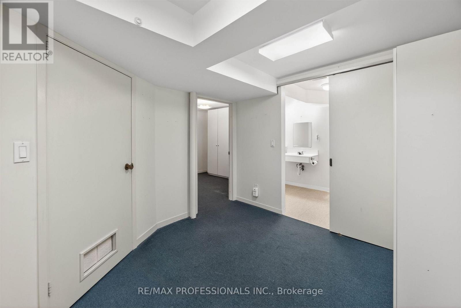 4 Bigham Crescent, Toronto, Ontario  M9C 5C6 - Photo 26 - W13443216
