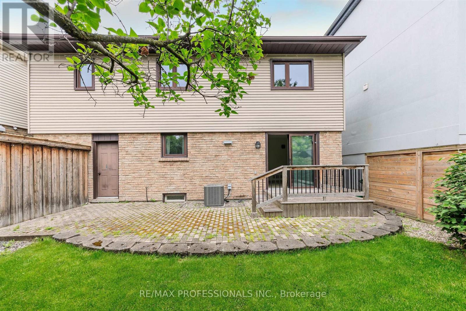 4 Bigham Crescent, Toronto, Ontario  M9C 5C6 - Photo 31 - W13443216
