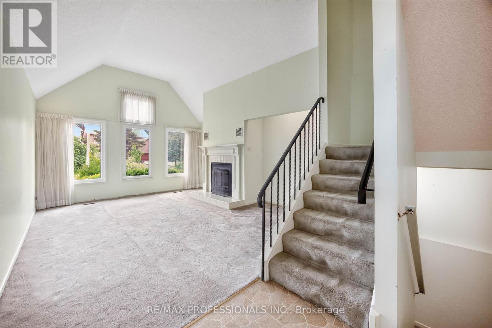 4 Bigham Crescent, Toronto, Ontario  M9C 5C6 - Photo 6 - W13443216