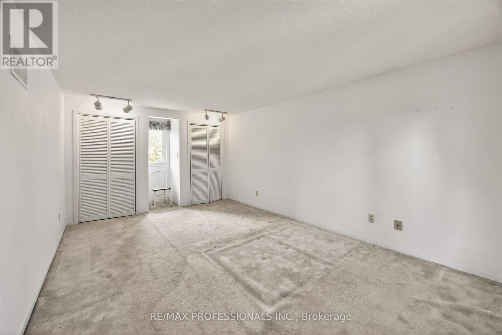 4 Bigham Crescent, Toronto, Ontario  M9C 5C6 - Photo 19 - W13443216
