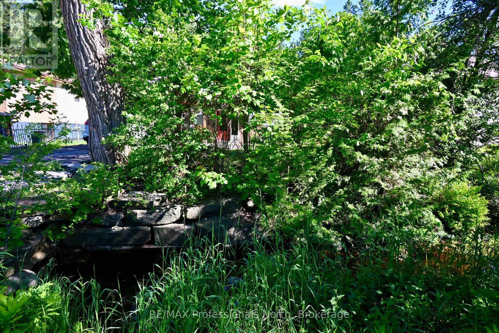 77 Hanes Road, Huntsville, Ontario  P1H 1M3 - Photo 2 - X13449190