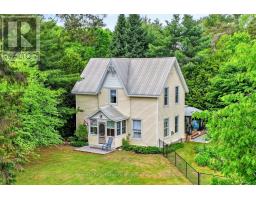 4 SPRUCE STREET E, lake of bays (mclean), Ontario