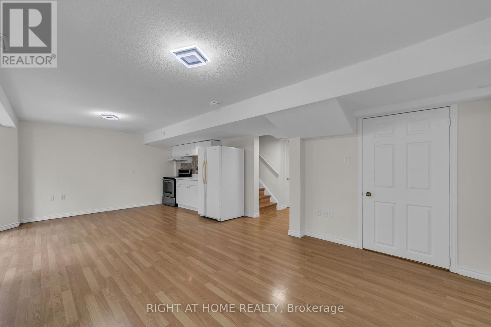 47 Medoc Place, Vaughan, Ontario L4J 8Y9 - Photo 6 - N13449196