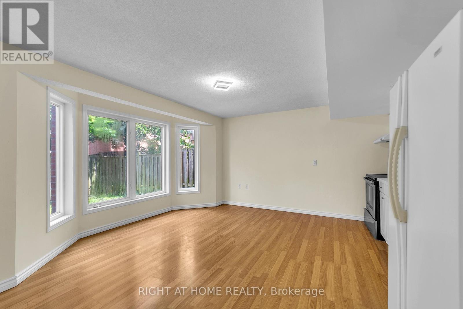 47 Medoc Place, Vaughan, Ontario L4J 8Y9 - Photo 8 - N13449196