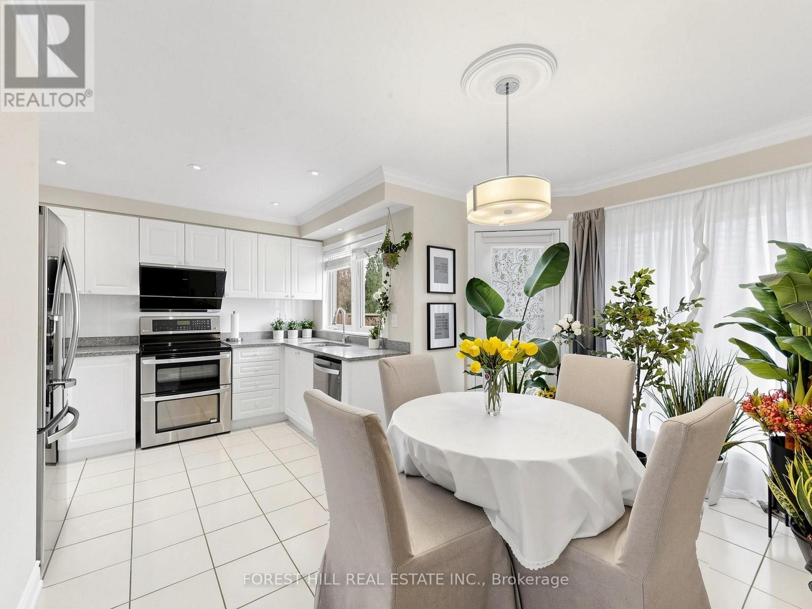 51 Winston Castle Drive, Markham, Ontario  L6C 2B5 - Photo 14 - N13449220