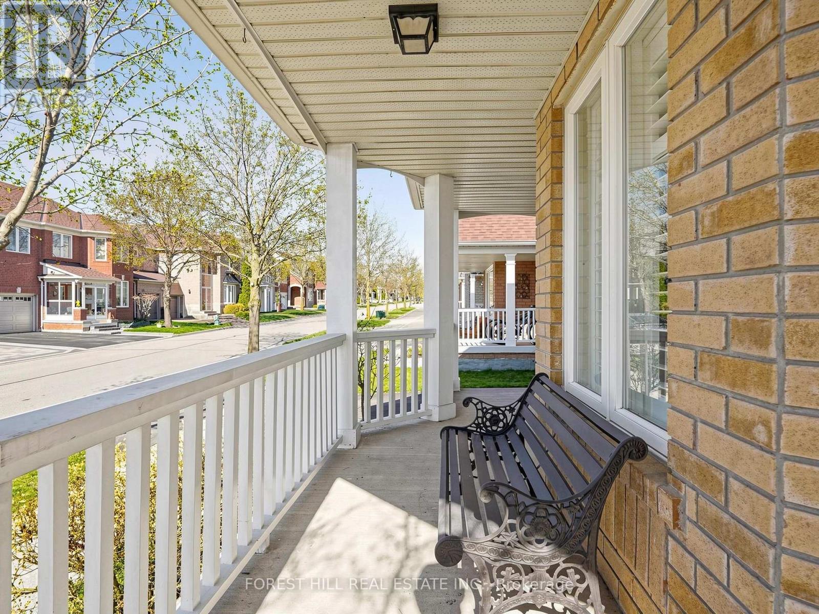 51 Winston Castle Drive, Markham, Ontario  L6C 2B5 - Photo 5 - N13449220