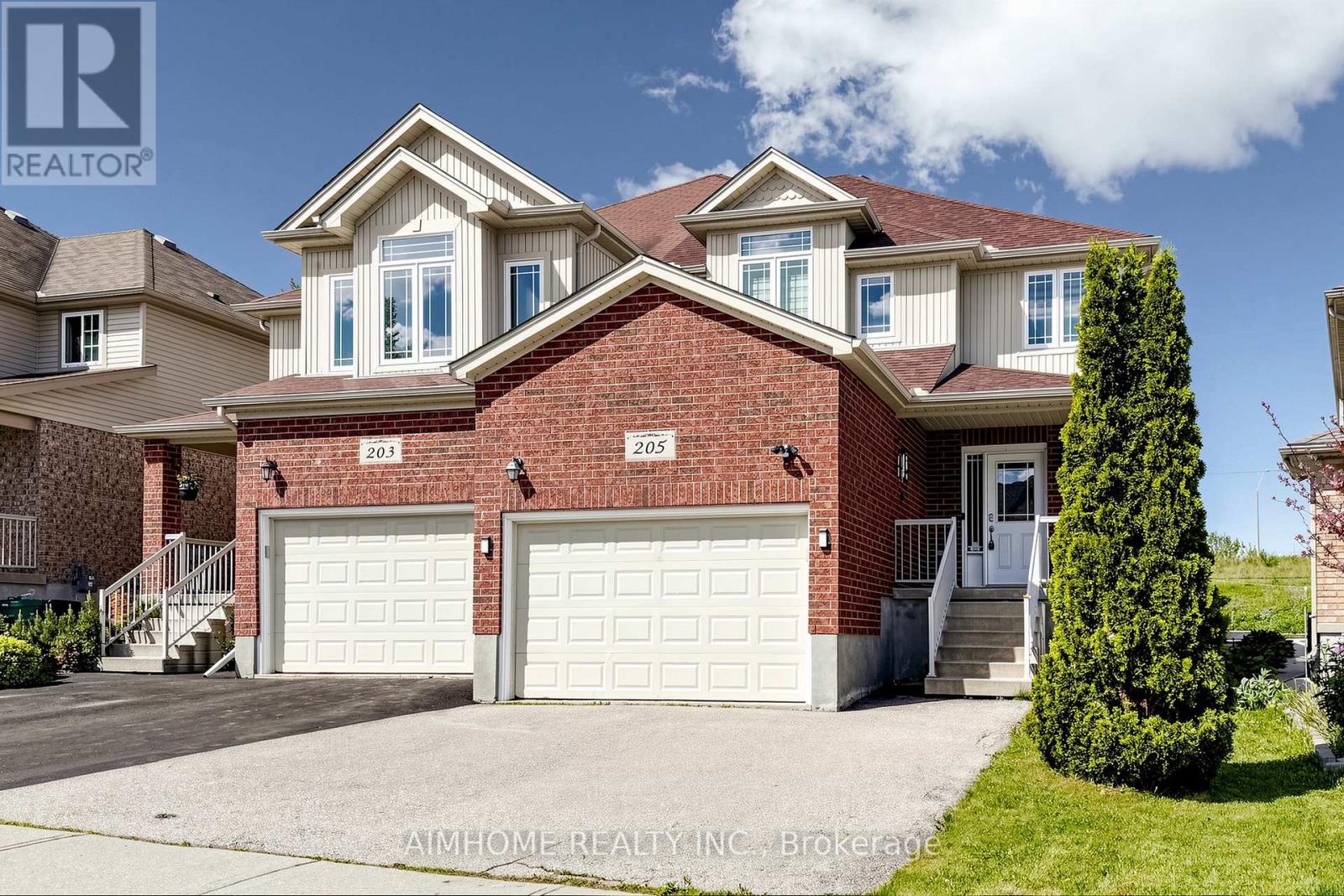 205 HUCK CRESCENT, Kitchener, Ontario