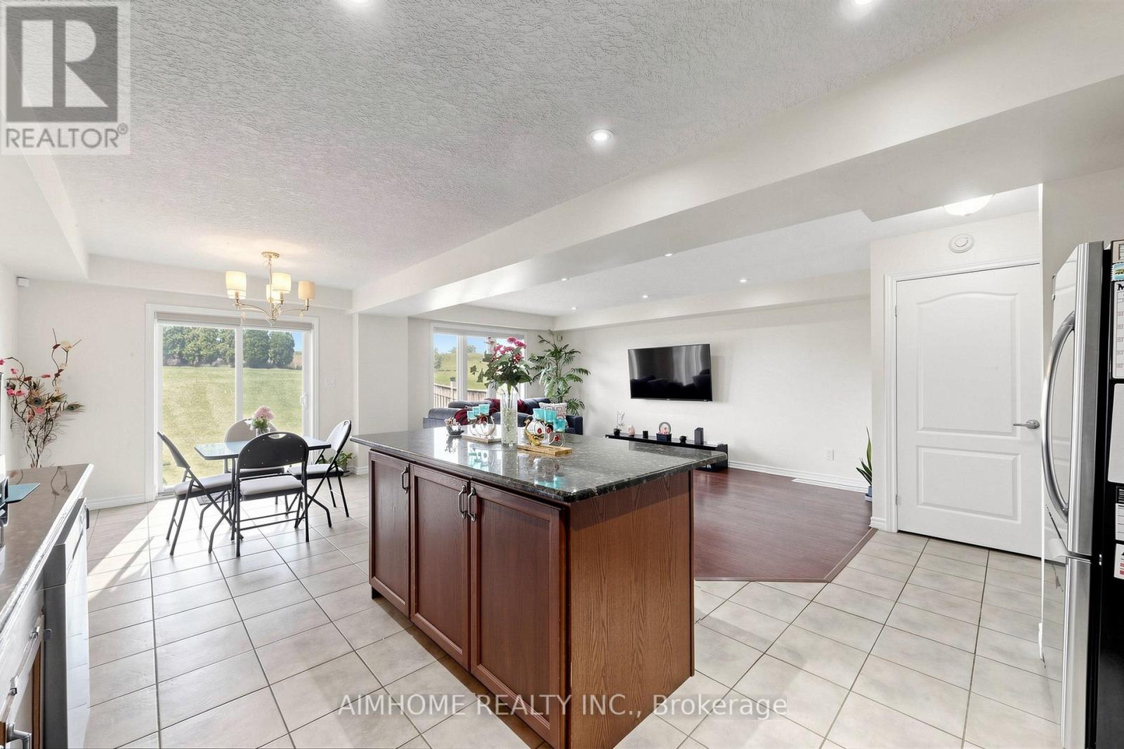 205 Huck Crescent, Kitchener, Ontario  N2N 0A3 - Photo 10 - X13449204