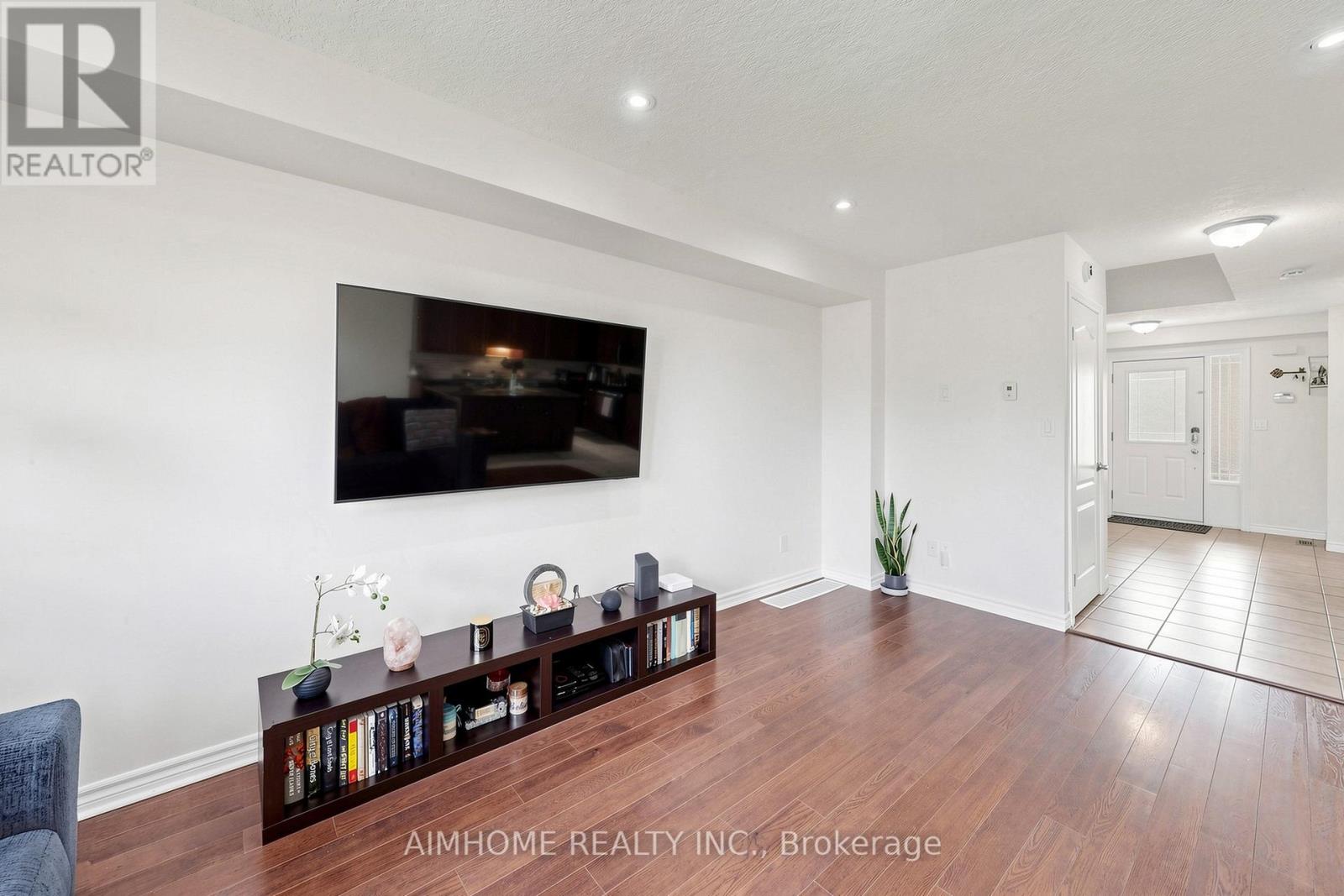 205 Huck Crescent, Kitchener, Ontario  N2N 0A3 - Photo 7 - X13449204