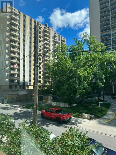 Th2 - 310 Tweedsmuir Avenue, Toronto, Ontario  M5P 2Y2 - Photo 36 - C13103788
