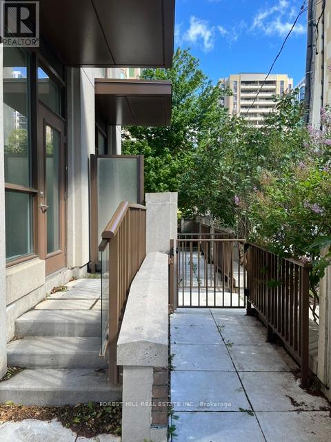 Th2 - 310 Tweedsmuir Avenue, Toronto, Ontario  M5P 2Y2 - Photo 7 - C13103788