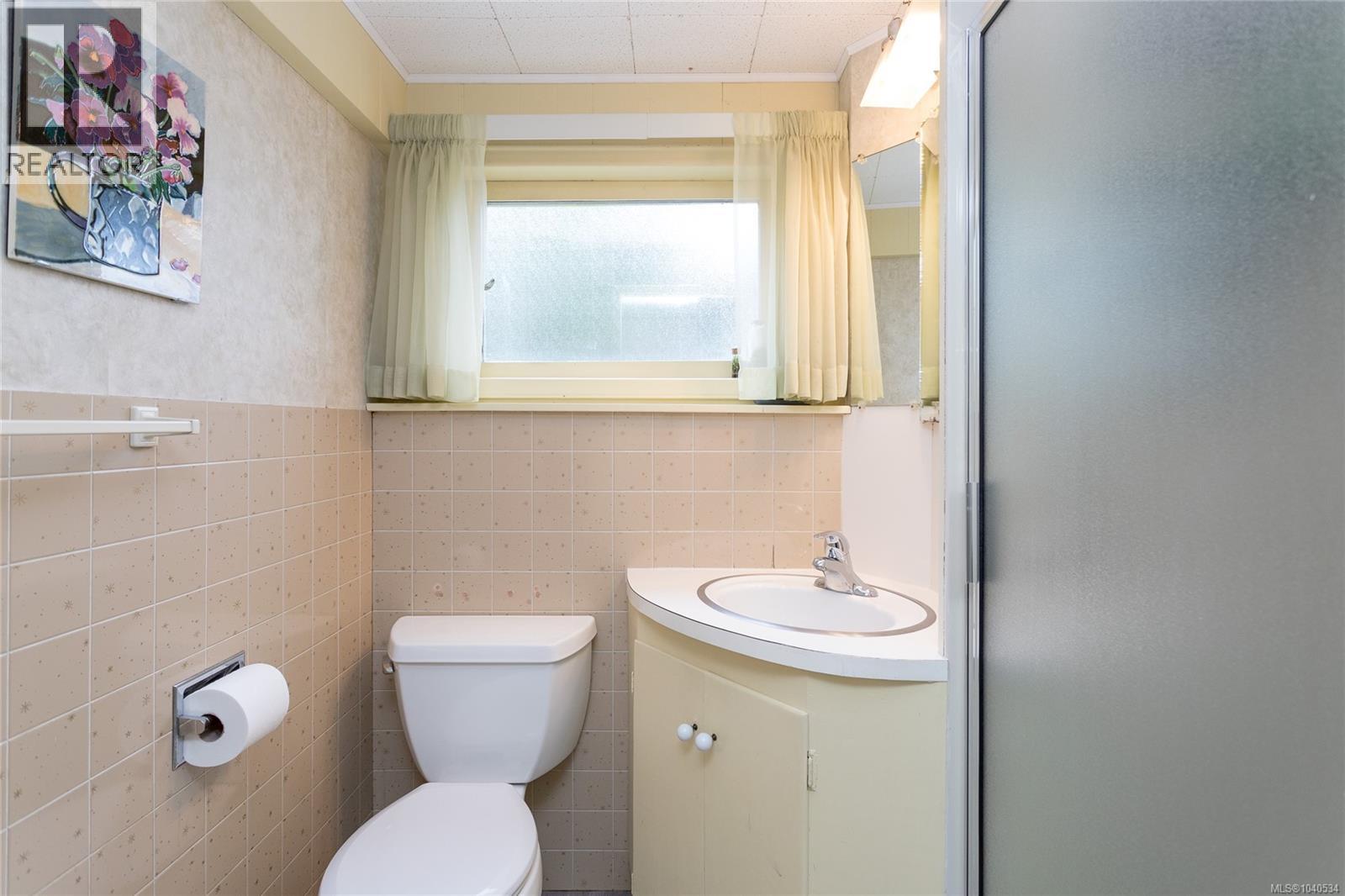 922 Claremont Ave, Saanich, British Columbia  V8Z 2G4 - Photo 24 - 1040534