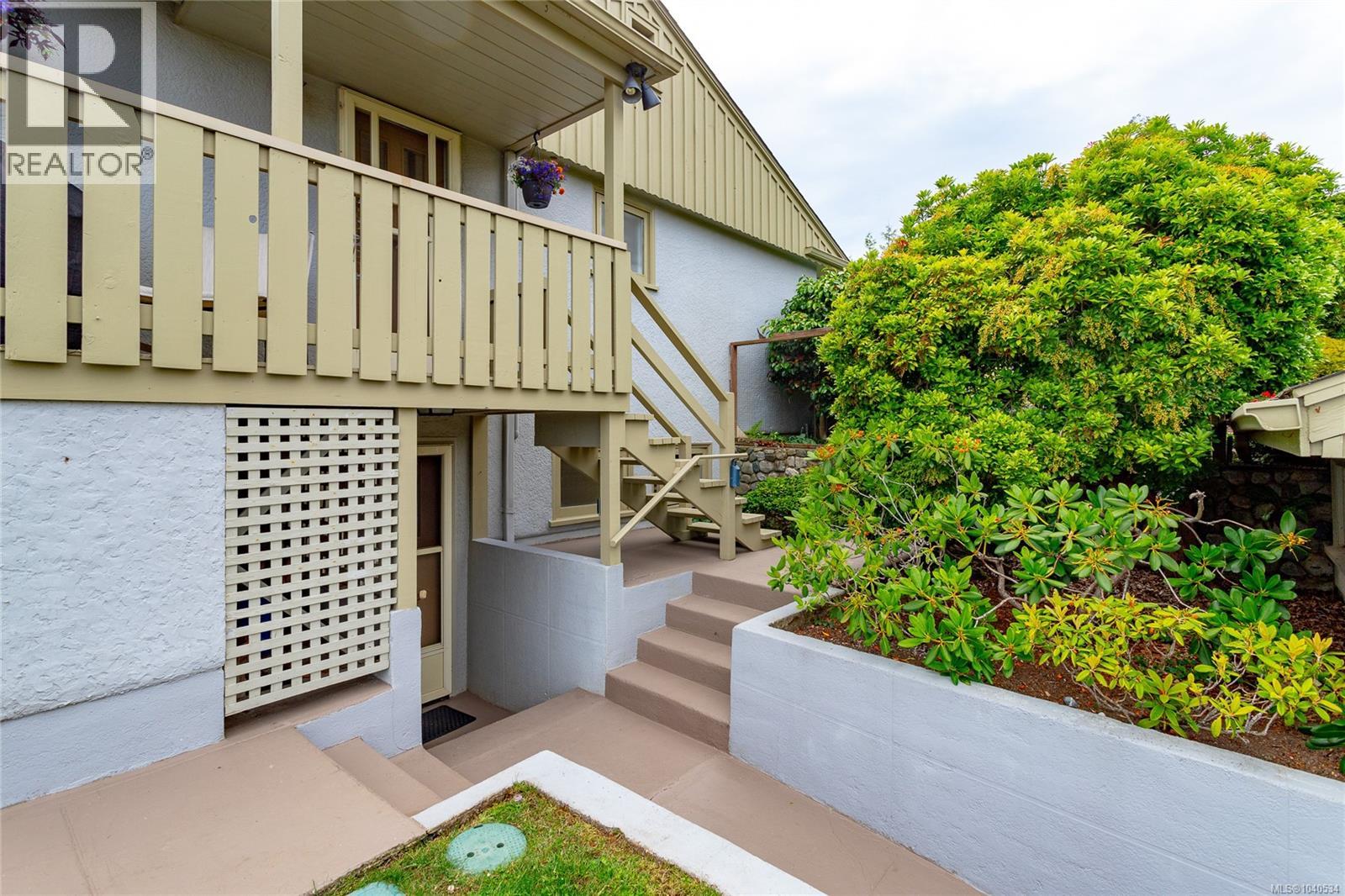 922 Claremont Ave, Saanich, British Columbia  V8Z 2G4 - Photo 7 - 1040534