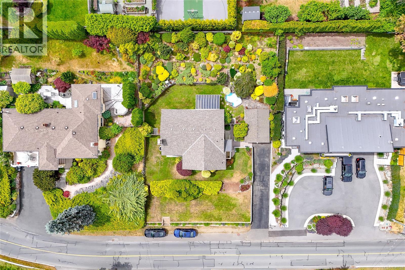 922 Claremont Ave, Saanich, British Columbia  V8Z 2G4 - Photo 44 - 1040534