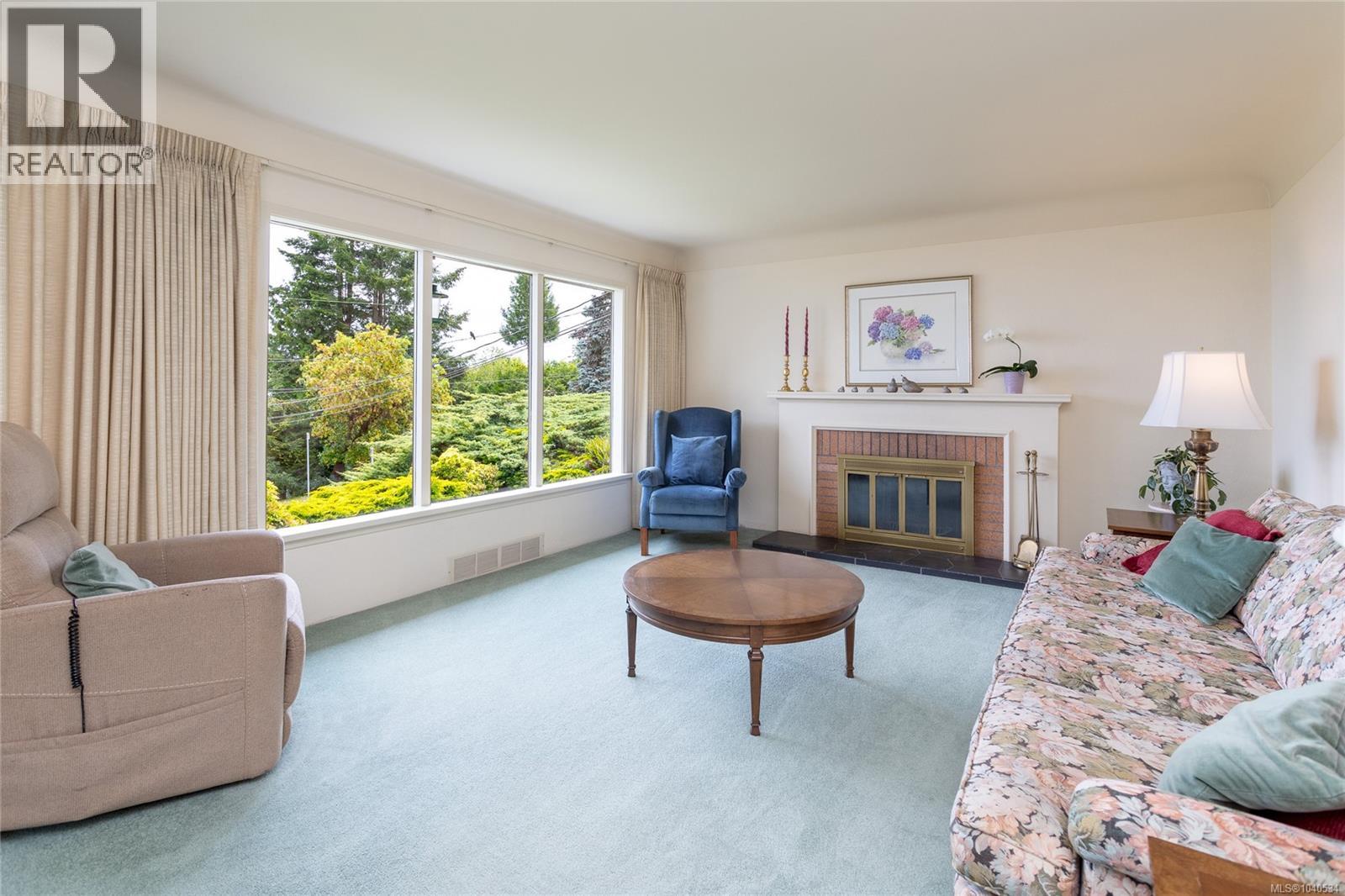 922 Claremont Ave, Saanich, British Columbia  V8Z 2G4 - Photo 9 - 1040534