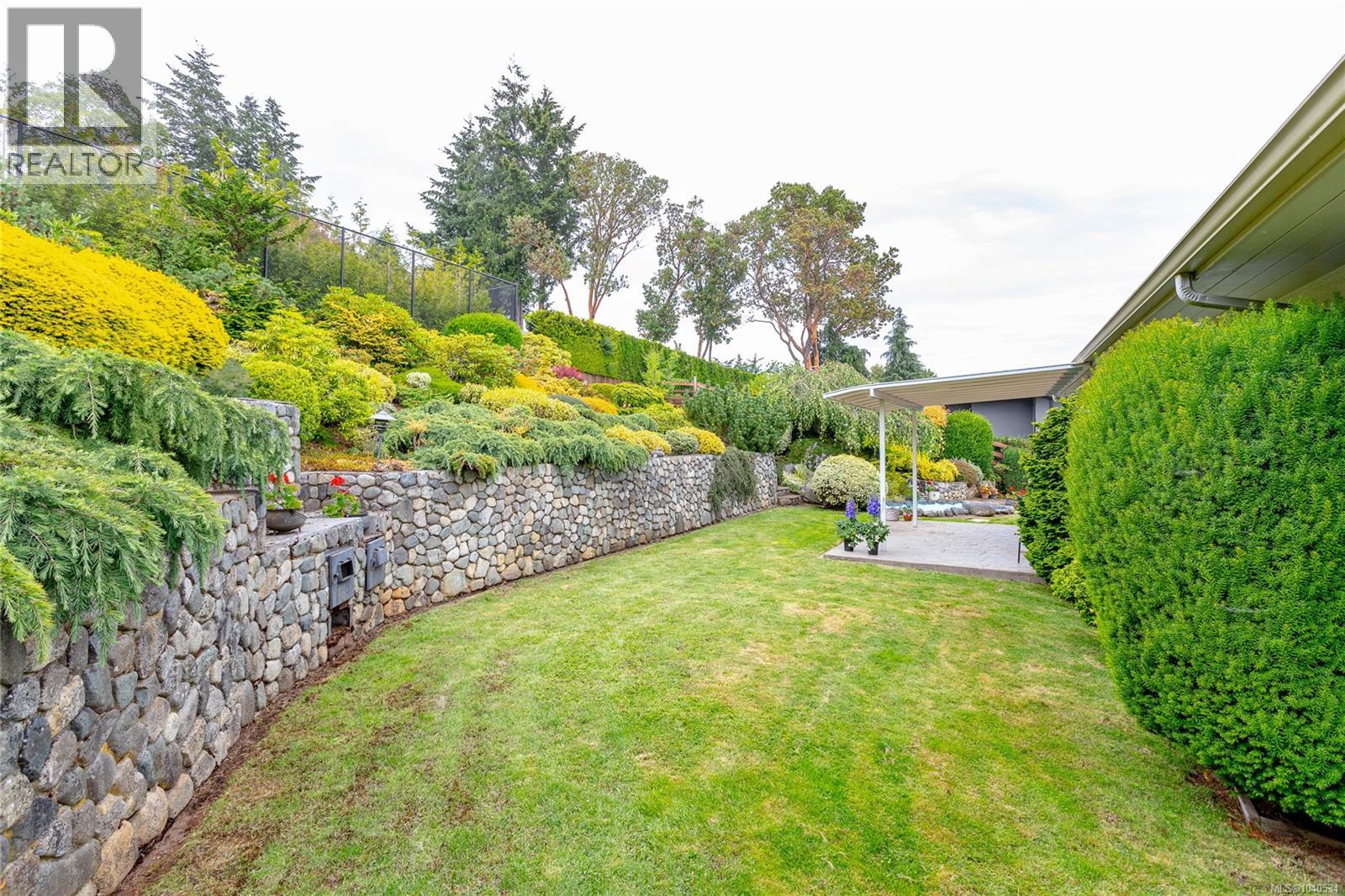 922 Claremont Ave, Saanich, British Columbia  V8Z 2G4 - Photo 39 - 1040534