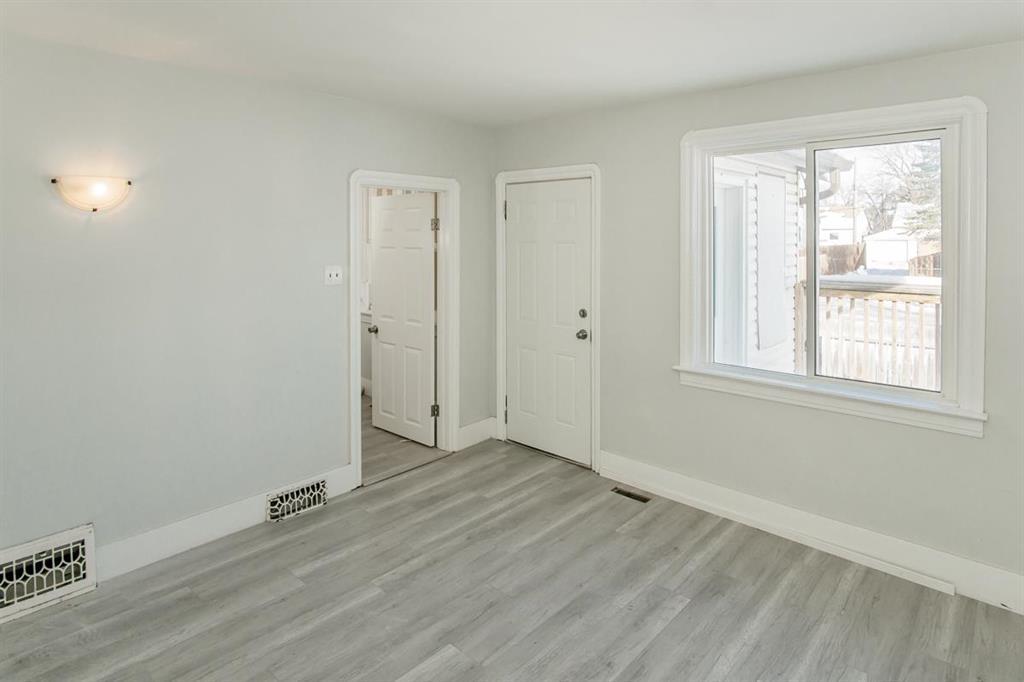 984 Alfred Avenue, Winnipeg, Manitoba  R3X 0V4 - Photo 2 - 202605353