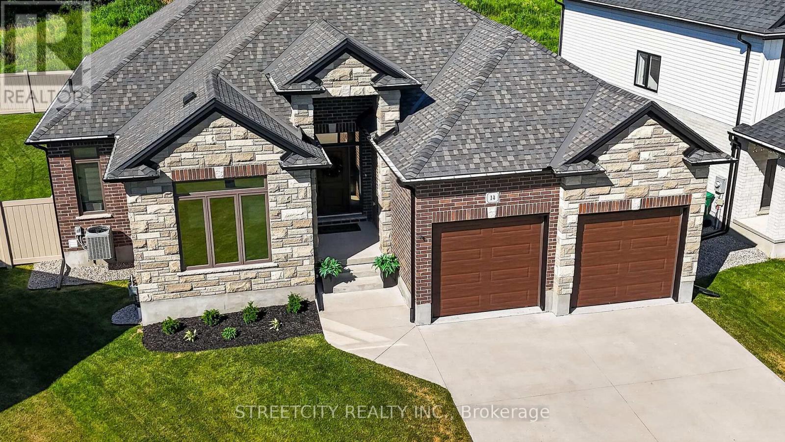 14 Rea Court, Southwold, Ontario  N5P 0E8 - Photo 2 - X13449278