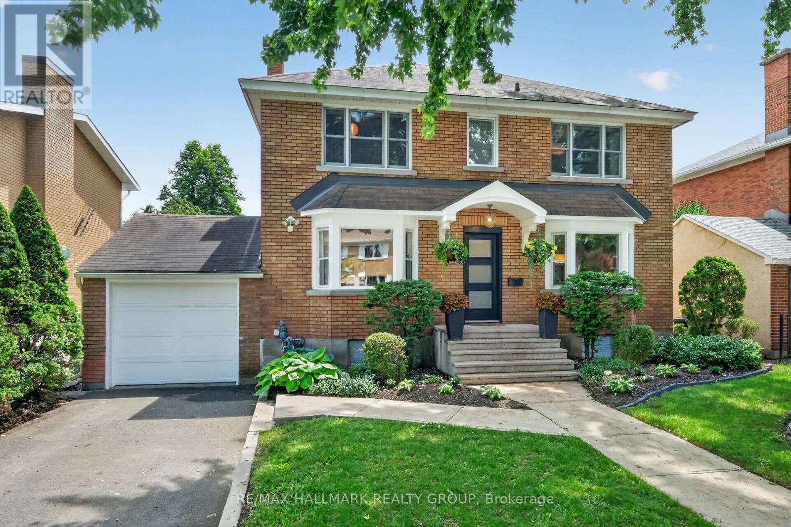 90 SOUTHERN DRIVE, Ottawa, Ontario