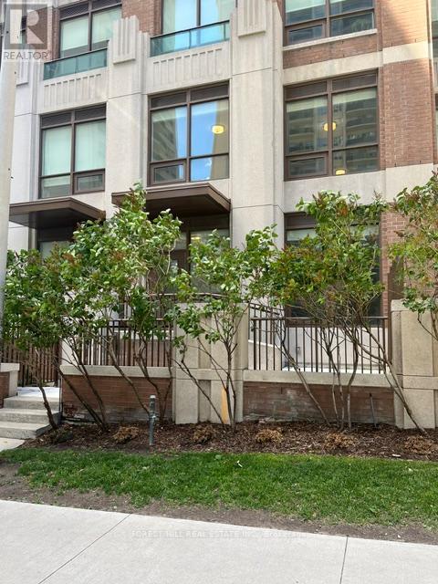 Th4 - 310 Tweedsmuir Avenue, Toronto, Ontario  M5P 2Y2 - Photo 4 - C13103846