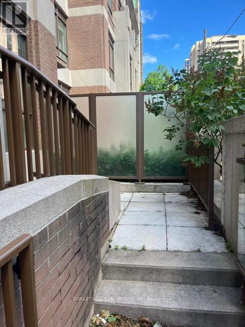 Th4 - 310 Tweedsmuir Avenue, Toronto, Ontario  M5P 2Y2 - Photo 6 - C13103846