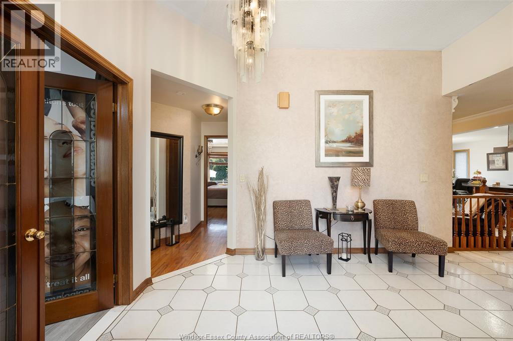 12339 Funaro Crescent, Tecumseh, Ontario  N9K 1B2 - Photo 5 - 26014190