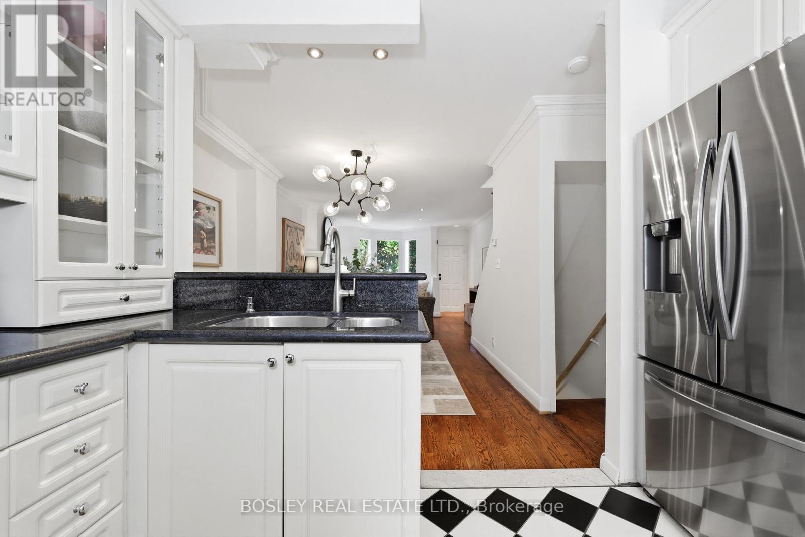 34 Tennis Crescent, Toronto, Ontario  M4K 1J3 - Photo 16 - E13449296