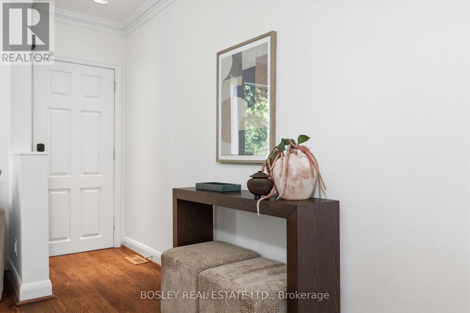 34 Tennis Crescent, Toronto, Ontario  M4K 1J3 - Photo 2 - E13449296
